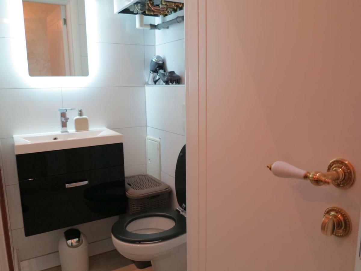 Small Luxury Kapitol Apartment 비엔나 외부 사진